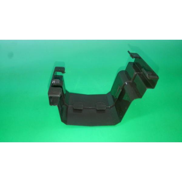 パナソニック(株)の雨樋アイアン角のＮ３．５II（軒系列）の部品です。色はしんちゃです。