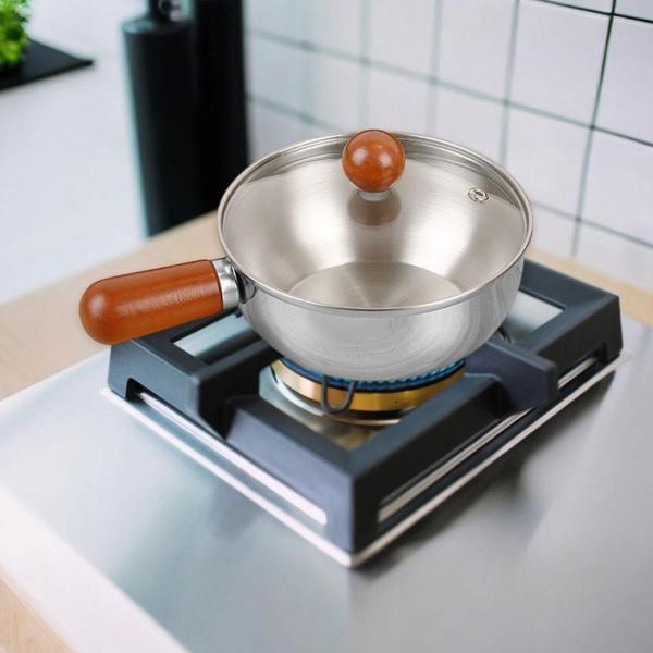 説明: [多用途の加熱オプション]: このミルクポットは利便性を考慮して設計されており.IHとガスコンロの両方に対応しているため.素早く簡単に食事を準備するのに最適です. [構造]: 高品質の201ステンレス鋼と木製ハンドルで作られたこのバ...