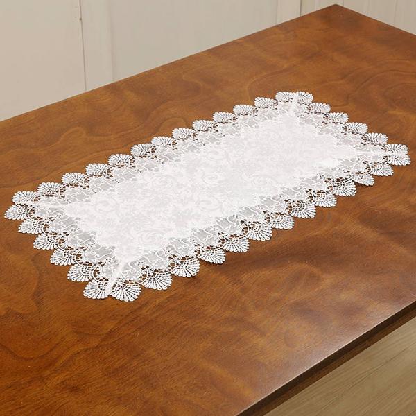 ■デザインコンセプト　上品なギュピールレースが美しいアイテム■商品について　ダイニングテーブルやクロステーブルはもちろんのこと、サイドボードや下駄箱の上など幅広く活躍する人気アイテムです。　様々な用途にお使いいただけるのでご進物、プレゼント...