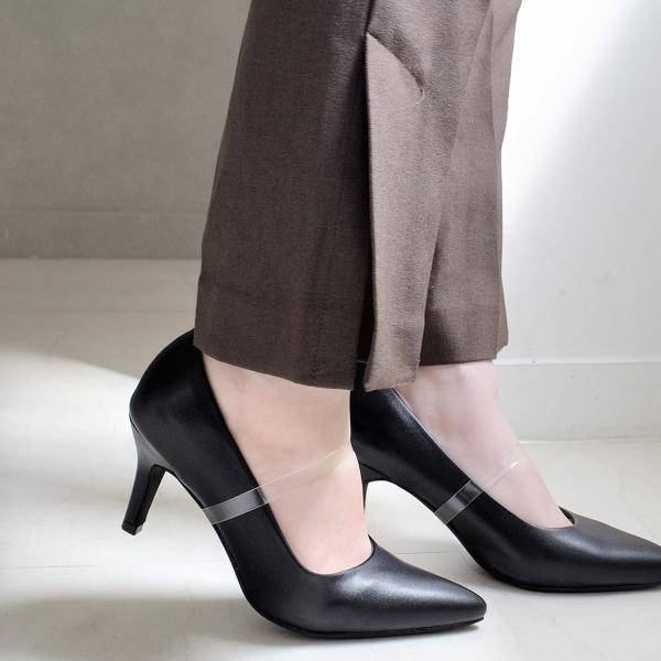 カカトがパカパカするのを防ぎ、快適な歩行をサポート。簡単装着で靴と足のフィット感を高め、靴脱げを防止します。クリアカラーで目立ちにくいのも嬉しいポイント。パンプスやミュール、サンダルなど幅広い用途にお使いいただけます。【キーワード】シューズ...