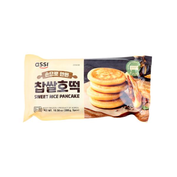 【冷凍】ホットックとは、モチモチとした生地の中に、シナモン・ピ-ナッツ・黒ゴマ等を入れて油でカリット焼いた、甘くて風味が香ばしい、韓国では庶民的なおやつの一つです。甘くてシナモン風味と香ばしいピーナッツの味が楽しめます。温めるだけで美味しい...