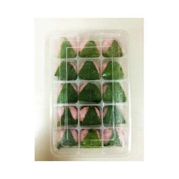 【冷凍】春の代表的な桜餅です。一口大の可愛らしいサイズに桜葉の青葉を使い、春らしい彩りに仕上げました。※在庫以上の数量をご希望の場合は、お手数ですがご注文前に弊社までお電話にてご連絡頂きたくお願い申し上げます。