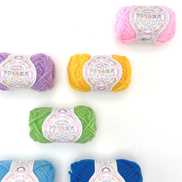 お手軽２０gのアクリル100％で作った日本製のあみもねっとオリジナル並太毛糸です。■商品のご案内形状：２０ｇ　３４ｍ素材：アクリル　１００％使用針目安：棒　針 ９〜１１号　　　　　：カギ針 ７/０〜８/０号標準ゲージ：メリヤス編 １３〜１４...