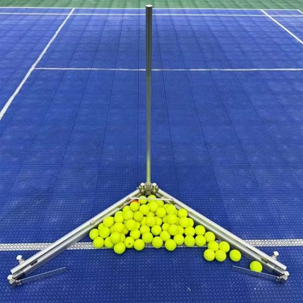 SPECカラー：シルバーサイズ：使用時：約150×92×H130cm／パッケージサイズ：約108×27×21cm素材：アルミニウム合金製品コード：＃KP4367259原産国/製造国：中国仕様・特徴：テニスボールを、腰をかかめずに集められるボ...