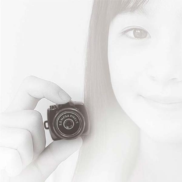 SPECカラー：ブラックサイズ：本体：約W3×D2.8×H2.7cm／パッケージサイズ：約W8×D4×H12.5cmウェイト：本体：約9.5g／パッケージ込み：約50g素材：本体：ABS、PC、LED／キーチェーン：鉄／ストラップ：ポリエス...