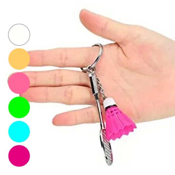 SPECカラー：ホワイト、イエロー、ピンク、グリーン、ブルー、パープルサイズ：ラケット部：約8.2×2.6cm／シャトル部：約3.5×(底部)φ2.5cm素材：亜鉛合金、他入数：1個入り製品コード：#AK32167原産国：中国仕様：ミニバド...