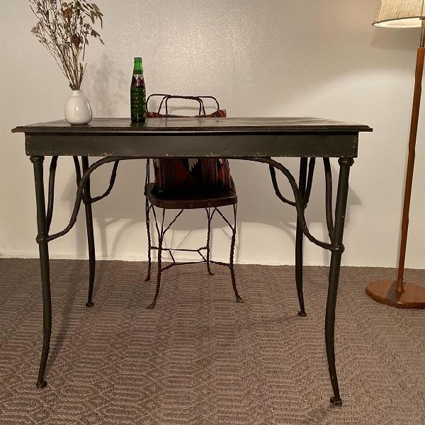 ヴィンテージ アイアンテーブル ダークブラウン 海外買付け 家具 子供部屋家具 インダストリアル インテリア 海外買付け インダストリアル shop shop And Vintage ヤフーショッピング店 通販 取扱 店