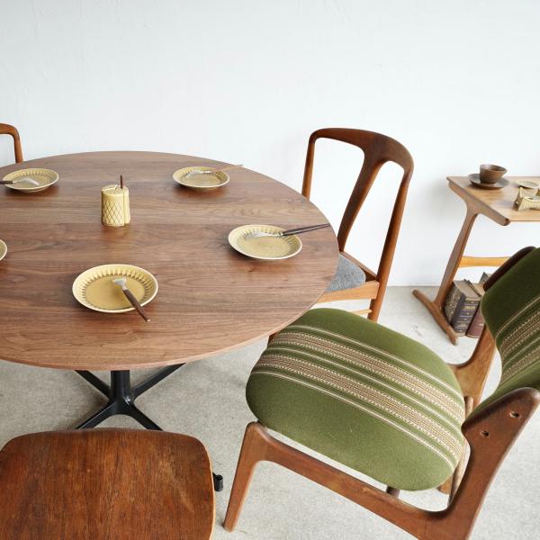 ◆サイズ 　直径110cm高さ　　72.5cm※高さ変更は可能でございます。ご希望の場合はご注文の際、【ストアへのご要望欄】へサイズをご記入下さいませ。(価格に変更はございません）◆脚カラー※以下よりお選びいただけます。・ブラック・シルバー...