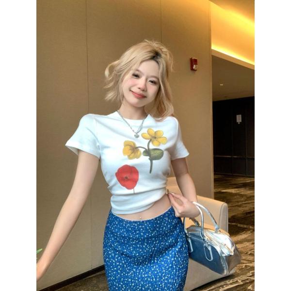 レディース Tシャツ 半袖 クルーネック 花柄 プリント フラワー スリム ショート丈 カジュアル トップス 春 夏 秋 おしゃれ 綿混