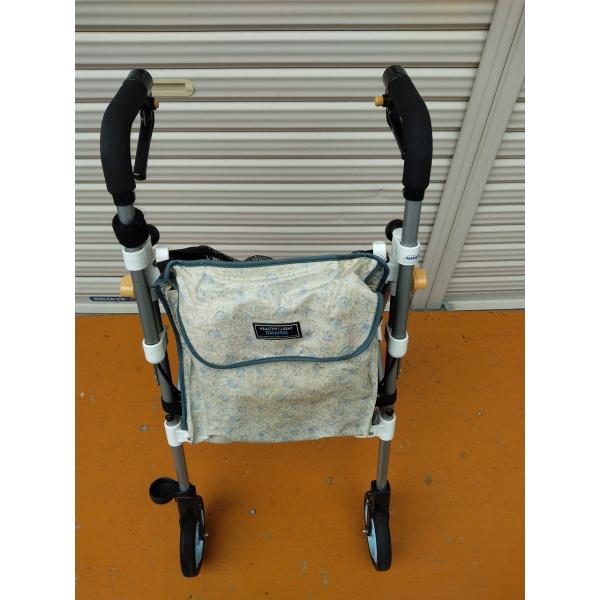 KM-24-1115-10 一部地域を除き送料無料　シルバーカー　歩行器　ヘルシーワン　ライトカラフル