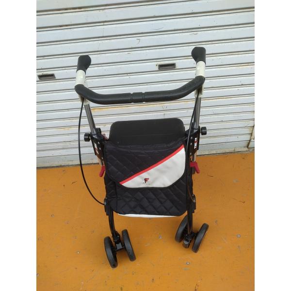 KM-25-0521-13　一部地域を除き送料無料　ユーパ産業　シルバーカー　ザフィット TF-0438 抑速機能付き歩行車