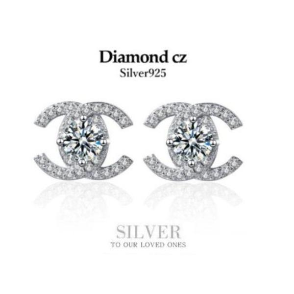 ピアス レディース シルバー925 ダブルC型 キュービックジルコニア スワロフスキースタッド 送料無料 アレルギー。ホワイト幅約12mm　縦約10mm/イエローゴールド幅約18mm縦約18mm。中央石約5mmスワロフスキークリスタルライン...