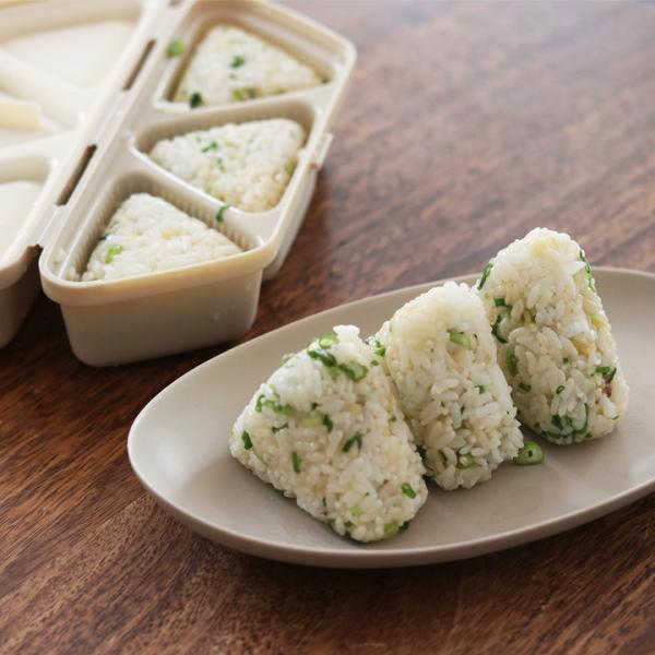朝ごはんやお弁当用に、おにぎりをたくさん作りたいときに。夜食としてや、子どもの分だけのおにぎりを作りたい時に。一度に6個のおにぎりを、簡単に作れる「ムスビート」です。