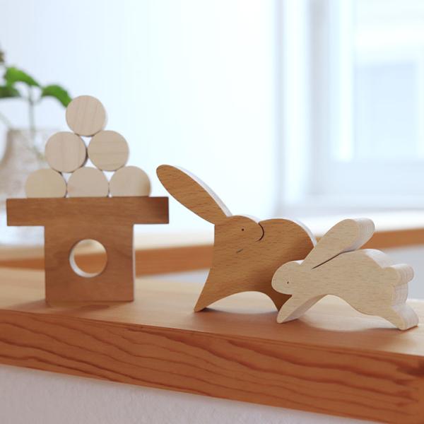 省スペースに飾れて、お部屋のインテリアにも馴染む「アイルサイン」のお月見だんごとうさぎ。無垢材で作られた、シンプルながらもあたたかみのあるお月見飾りはギフトにもおすすめ。