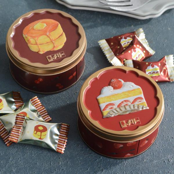 レトロな文具を手掛ける古川紙工とコラボした「はじけるキャンディチョコレート」。こちらは、喫茶店の定番スイーツであるショートケーキ＆ホットケーキ2缶セットです。
