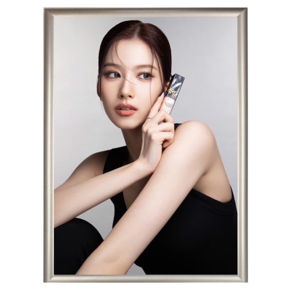 TWICE サナ　サイン　直筆　激レア　フォトフレーム付き　A4写真 TWICE サナ サイン 直筆 激レア フォトフレーム付き A4写真