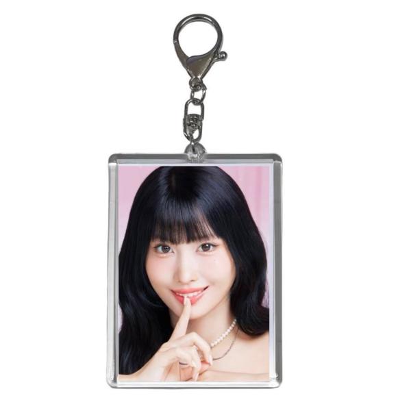 モモ TWICE トゥワイス トレカサイズ 写真入り キーホルダー 韓流