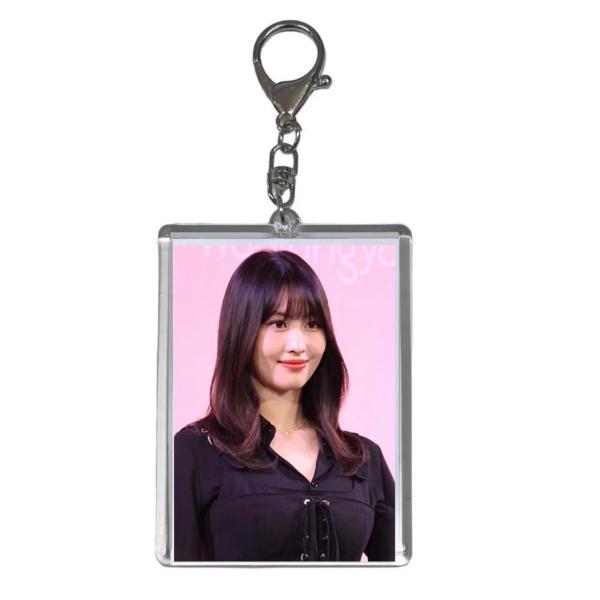 TWICE モモ うちわ Tシャツ ペンライト フォトカードキーホルダー モモ TWICE トゥワイス トレカサイズ 写真入り キーホルダー 韓流