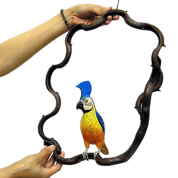 南国のカラフルバード吊り下げ 木の枠 鳥体長約25 26ｃｍ アジアン雑貨 バリ雑貨 買取 小鳥の インテリア おしゃれな アジアン