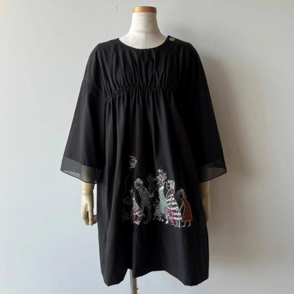 6/10まで! Alberobelloアルベロベロ ぶたさん刺繍入りチュニック ALBEROBELLO アルベロベロ(Alberobello)オレボレブラ