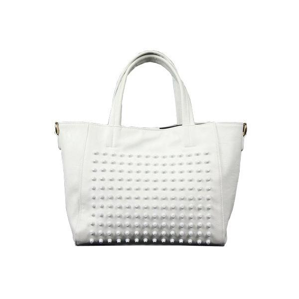 大胆で鮮やかなカラーリング、そしてバッグ前面いっぱいに存在感抜群のスタッズを施したトートバッグです。素材には柔らかい合皮を採用し、感触がいいだけではなく外見上の高級感もキープしております。バッグサイズは大きすぎず小さすぎず、内側のポケットも...