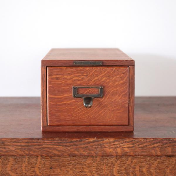 USヴィンテージ 古い木の小引出し 24杯 ファイルキャビネット 収納 古