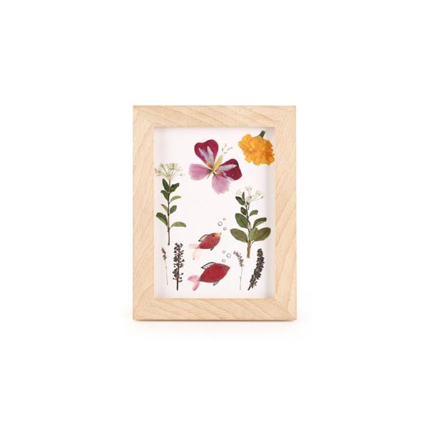 アドベンチャー精神をくすぐる、ハックルベリーシリーズ。押し花をディスプレイするボタニカルフレーム。 MATERIAL：Beechwood、Glass、MDF、Blotting paper SIZE：W13.2×D17.1×H1.4cm DE...