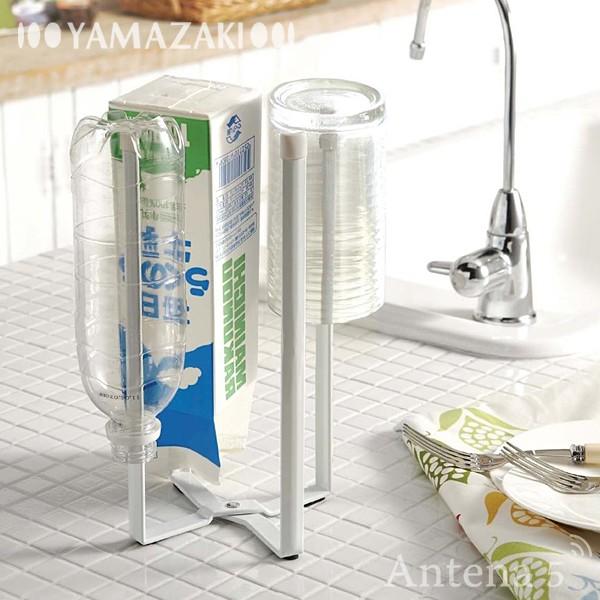 シンプルなデザインの「tower（タワー）」シリーズから、キッチンで便利に使えるエコスタンドです。ポリ袋をかけると簡易型のごみ箱になったり、牛乳パックやペットボトルなどを干して乾かすこともできる、アイデア次第で様々な用途に使用できるスタンド...