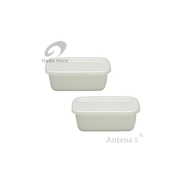 「野田琺瑯（野田ホーロー）」のクリーン＆シンプルな保存容器「ホワイトシリーズ」のレクタングル 深型 シール蓋付（S）×2個セットです。温かな乳白色の風合いで、収納にも便利です。下ごしらえの際の容器にしたり、そのまま直火にかけて調理したり、冷...