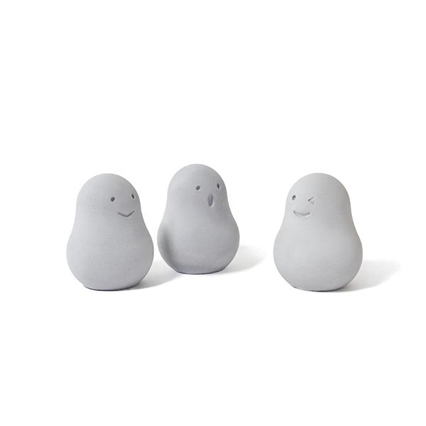 [素材]珪藻土、炭、リサイクルアッシュ[セット内容]フレッシェン×1[原産国]日本[サイズ]約径5.3×高さ7cm[備考]顔の表情を指定することはできません。ご了承ください。この商品はこのような用途(贈り物・プレゼント)におすすめです【引出...