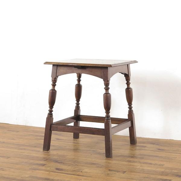 四角い天板のサイドテーブル イギリスアンティーク家具 ティーテーブル ディスプレイ台にも