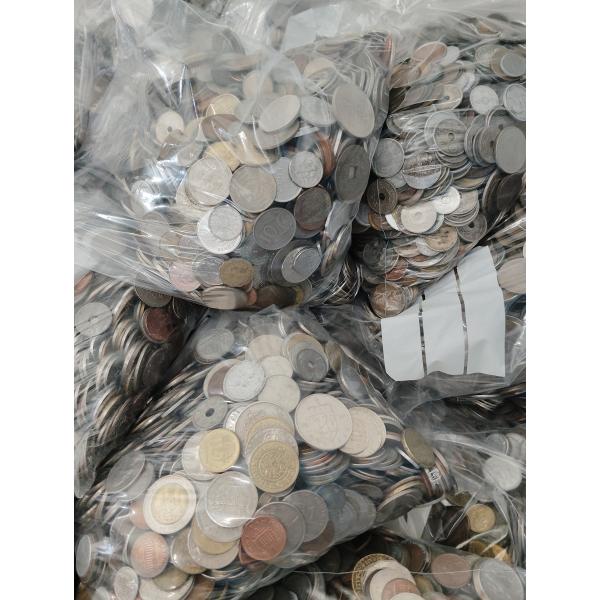 重さ　5キロ内容　ランダム(さまざまな時代の古銭を含む)写真は見本品です。枚数が多いので一枚一枚や詳細をお問い合わせいただいても、お答えいたしかねます。光線等の影響により多少の色ズレが生じる場合がございます。※バラ売りはしておりません。※汚...