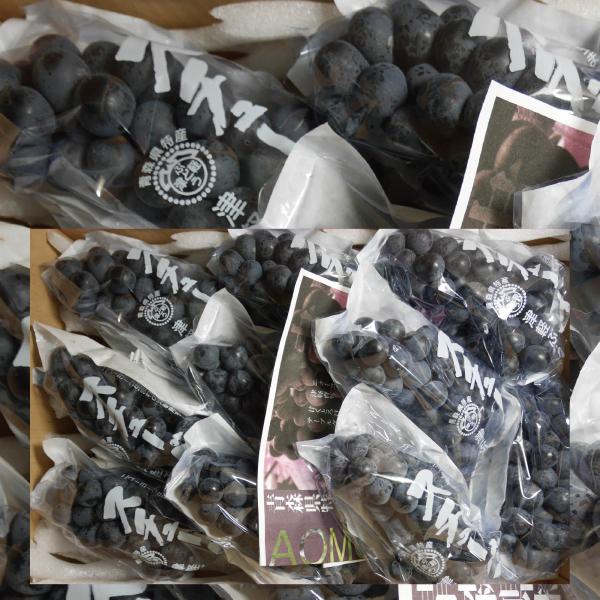 青森県産スチューベンぶどう　秀品（贈答・御歳暮等）２ｋｇ　送料無料！になります。6−12房程度になります。【スチューベンのご紹介】このブドウは寒冷な気候に適し、暖かい地方での栽培には向かず、生まれたニューヨークと同じくらいの緯度にあたる青森...