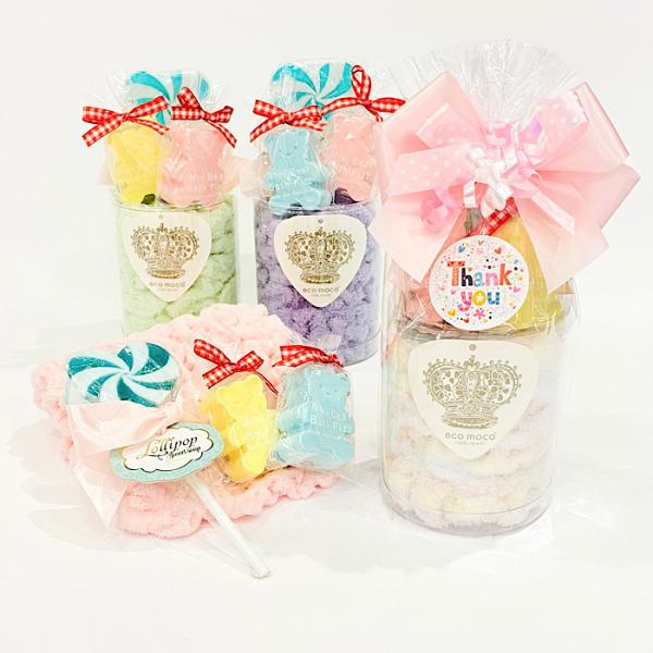 上質で、吸水性に優れ、ふんわりとした肌触りの良いカラフルな今治タオルのヘアバンドとバスグッズを組み合わせて可愛くお菓子の様にラッピングしたオリジナルギフトセット華やかにリボンでラッピングをしてお届けします。誕生日や送別品、日頃の感謝の気持ち...