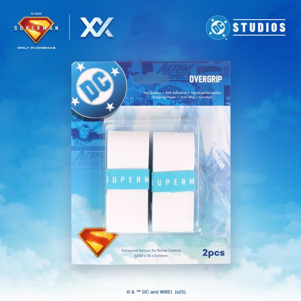 【MAXX × スーパーマン コラボグリップ】世界的ヒーロー「スーパーマン」とのコラボレーションによる限定デザインオリジナルグリップ。厚さ0.65mmの薄手仕様なので使い勝手の良いモデル。プレゼントにもおすすめです。