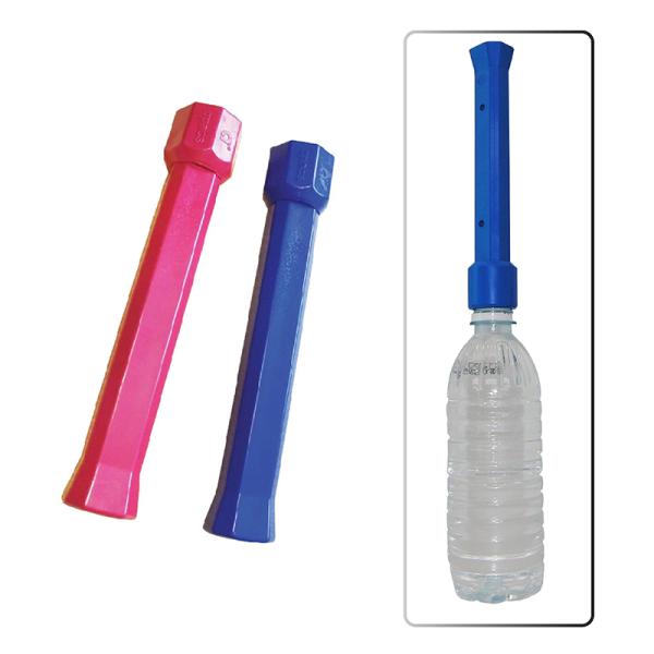 ペットボトルに装着し、手軽にリストを強化。トレーニングラケットやダンベルを持ち運ぶ必要がありません。水の量で重さを調節して強度も簡単に変えられます。グリップを巻いて本物のラケット感覚でトレーニングが可能。【ご注意下さい】砂等で重量を重くしす...