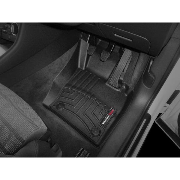 【WeatherTech正規輸入元】Audi(アウディ) Q3(8U)  右ハンドル車 フロアマット/フロアライナー(フロント)(ブラック)