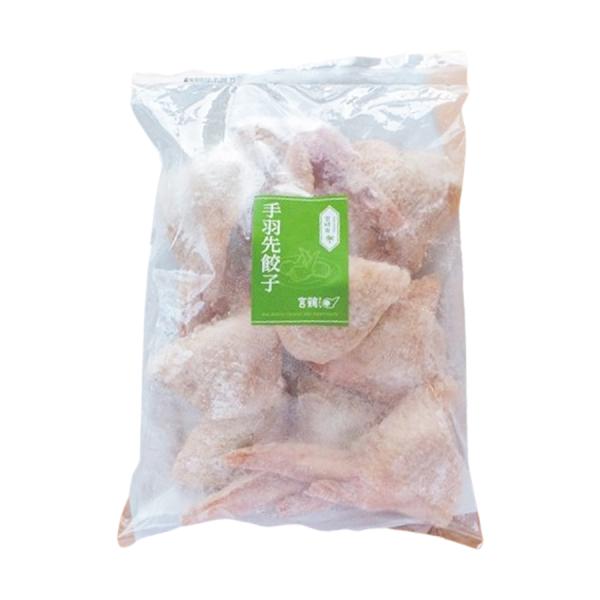 [ 商品詳細 ]手作りにこだわり30年、手羽先の骨２本を丁寧に抜き、国産野菜たっぷりな餡を詰めてます。※パッケージは変更になる可能性がございます。予めご了承ください。[ 常冷区分 ]冷凍[ メーカー ]ニッチフーズ[ 商品規格 ]550g（...