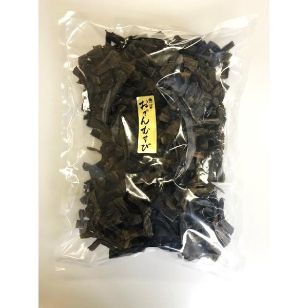 【 商品特徴 】冬の鍋やおでん、各種煮物など様々な場面で活躍してくれる乾燥タイプの結び昆布です。【 常冷区分 】常温【 規格 】50本入【 調理方法 】お好みの量をお使いください。【 最終加工地 】日本【 原材料 】昆布（北海道道東産）【 ...