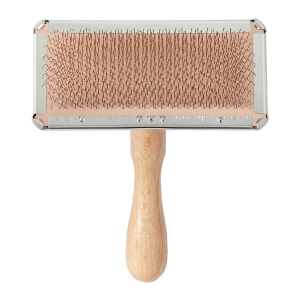 【商品概要】【商品説明】トリマーさん推奨商品！プロスリッカー こだわりの逸品。プロが選ぶ3つの理由。 サビにくい18-8ステンレス針採用。 極厚ラバー（天然ゴム製）により強度倍増。 仕上げ重視の密着タイプ（ソフト・ハードとも）【商品詳細】ブ...