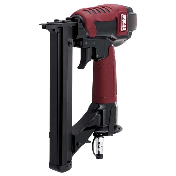 【商品概要】本体サイズ:L239×W61×H188mm、重量:1230g、本体:ダイキャスト使用空気圧範囲:0.5~0.8MPa、使用オイル:タービンオイルISOVG32鋼線太さ:0.6×1.2mmステープル種類:4Jステープル、ステープル...