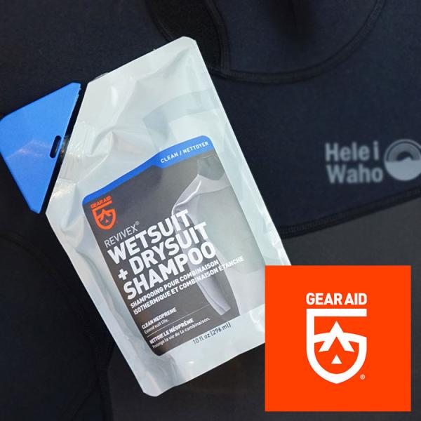 ブランド GEAR AID／ギアエイド。WETSUIT+DRYSUIT SHAMPOO。（ウエットスーツ+ドライスーツシャンプー） 仕様。・内容量：296mL・塩素除去剤含有 使用方法。1.本商品を水やぬるま湯に混ぜ合わせる。2.ウェットス...
