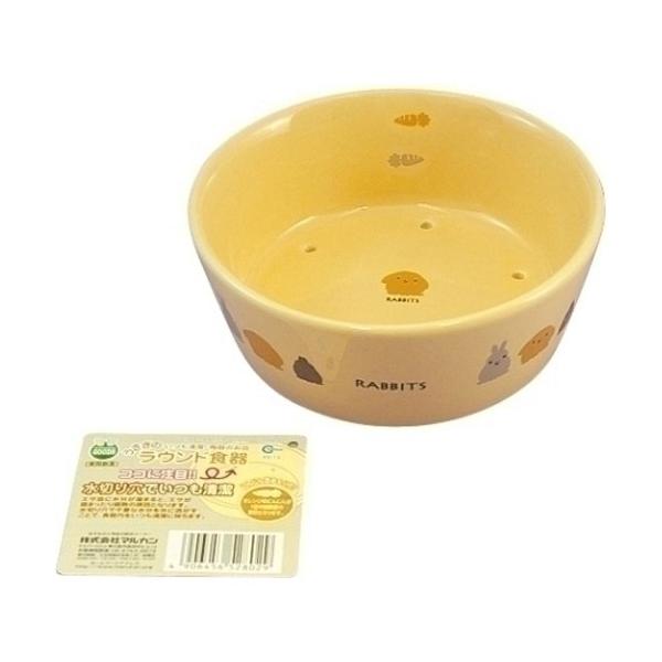 水切り穴でいつも清潔／エサ皿に水分が溜まると、エサが固まったり腐敗の原因となります。水切り穴で不要な水分を外に逃すことで、食器内をいつも清潔に保ちます。／にんじん型メモリ付で与える量が一定に保てます。オレンジのにんじんが1日の給餌量の目安と...