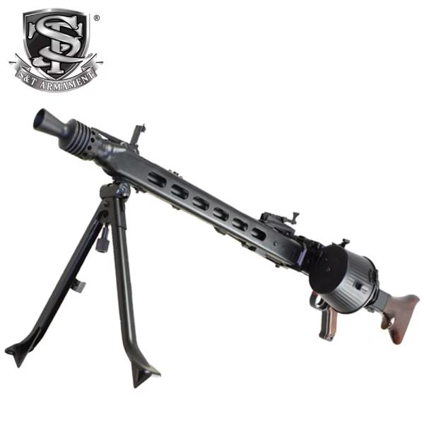 マズルフラッシュ機能を搭載しており、射撃時のマズルフラッシュを再現します。専用の蓄光BB弾(グリーン)を使用すると、曳光弾のような光の弾道を確認できます。・メーカー：S&amp;T・全長：約1,250mm・重量：約7,100g・材質：フロン...