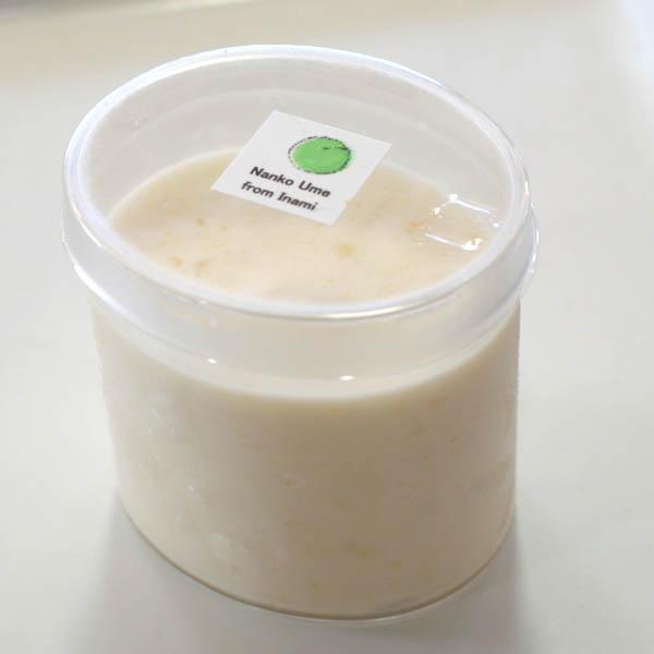 和歌山を代表する果物のひとつ「梅」。数ある品種の中で、最も高級とされているのが「南高梅」。減農薬で梅の栽培をしているのが 印南町の庄田さんです。そんな梅干に梅酒に大人気のブランド梅を贅沢に使ってふんわりムースを作りました。お口の中でとろける...