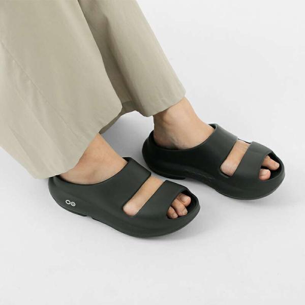OOFOS/ウーフォス サンダル OOyea ウーヤー OOFOS OOyea BLACK ウーフォス ウーヤー サンダル ( ブラック 黒