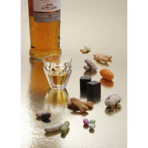 ・内容量：くろ羊かん(ミニ)×5個、網代焼×２袋、田舎あられ×１袋、木の芽×１袋 ・重量・サイズ：1000g 21×29×7cm ・原材料名・くろ羊かん【黒砂糖(沖縄産)、小豆餡、ざらめ、寒天】・網代焼【うるち米（国内産）、中双糖、しょう油...