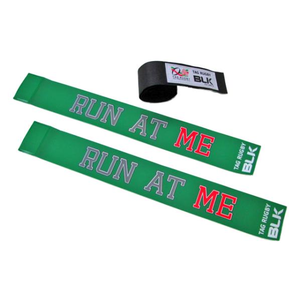 タグ・ラグビー用タグセット（緑色）です。●セット内容：タグ２枚、ベルト1本タグは耐久性に優れた薄手の柔らかい素材です。ベルトは着脱が簡単なマジックテープ式でサイズフリーです（長さ　108cm〜110cm）。全国小学生タグラグビー選手権大会（...