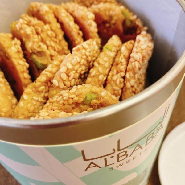 おいしい お菓子 好評 ごま クッキー バラゼック350g 缶入り サクサク食感 人気の定番 セサミン！送料無料！