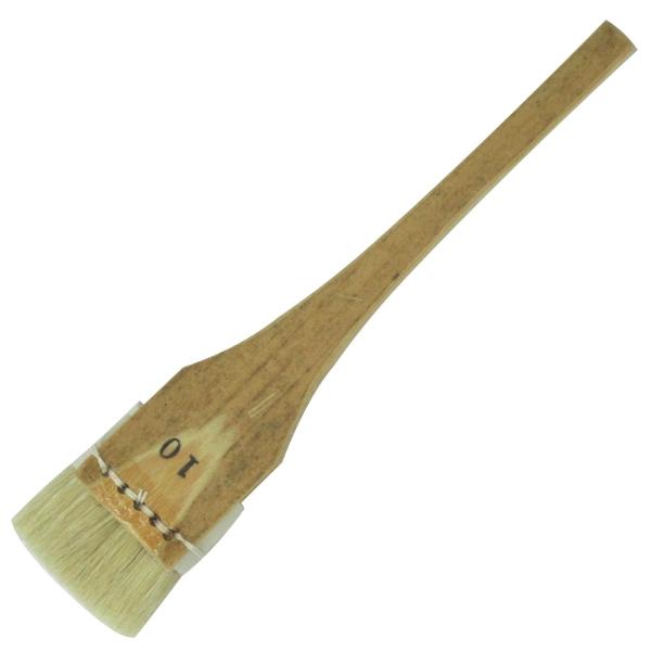 ブタ毛製品で硬めです。ステンシルなどのスリ込み刷毛として最適です。穂先の種類・形状 ： 刷毛規格・号数・No ： No.10穂先サイズ（約、穂幅×穂丈） ： 17×28mm全長（約） ： 15cm主な用途 ： ステンシル素材 ： ブタ毛筆の...